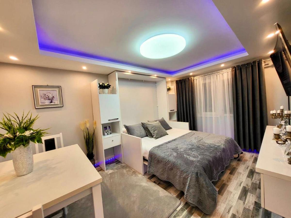 Studio DeLux - Housity
