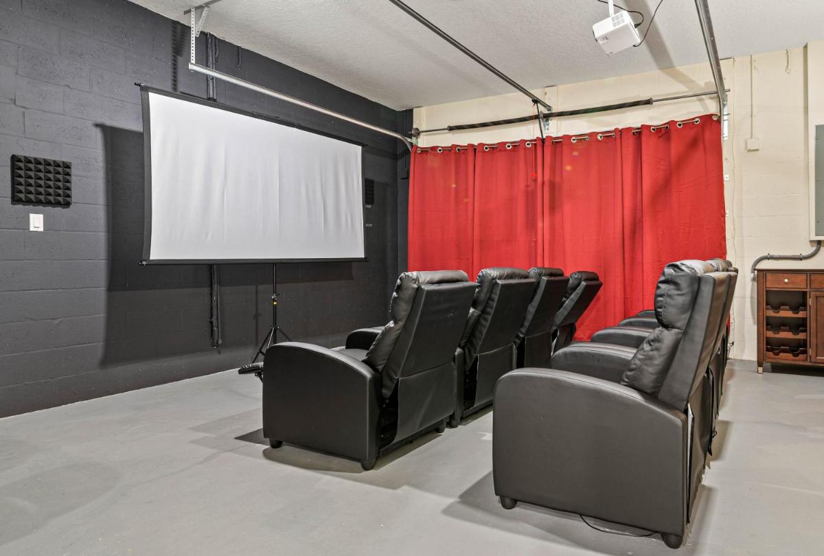 Coastal Getaway - Family-Friendly Vacation House - Housity