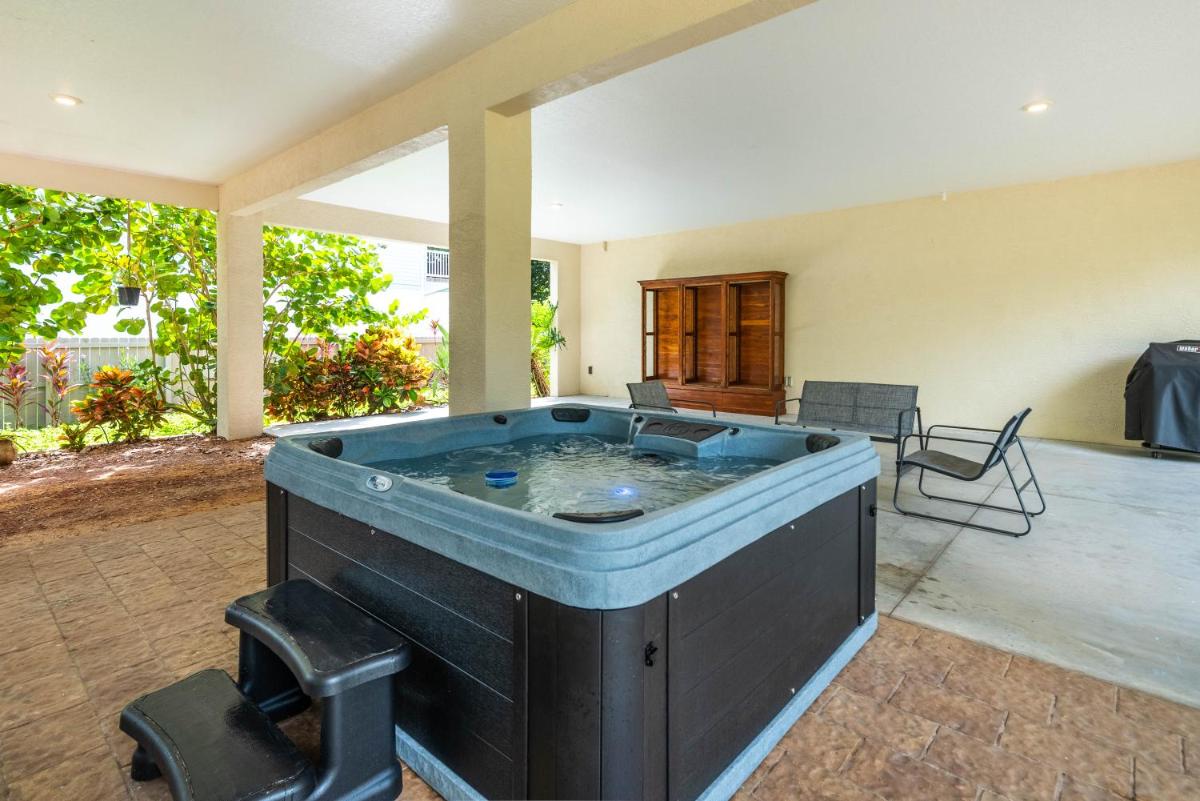 Coastal Getaway - Family-Friendly Vacation House - Housity