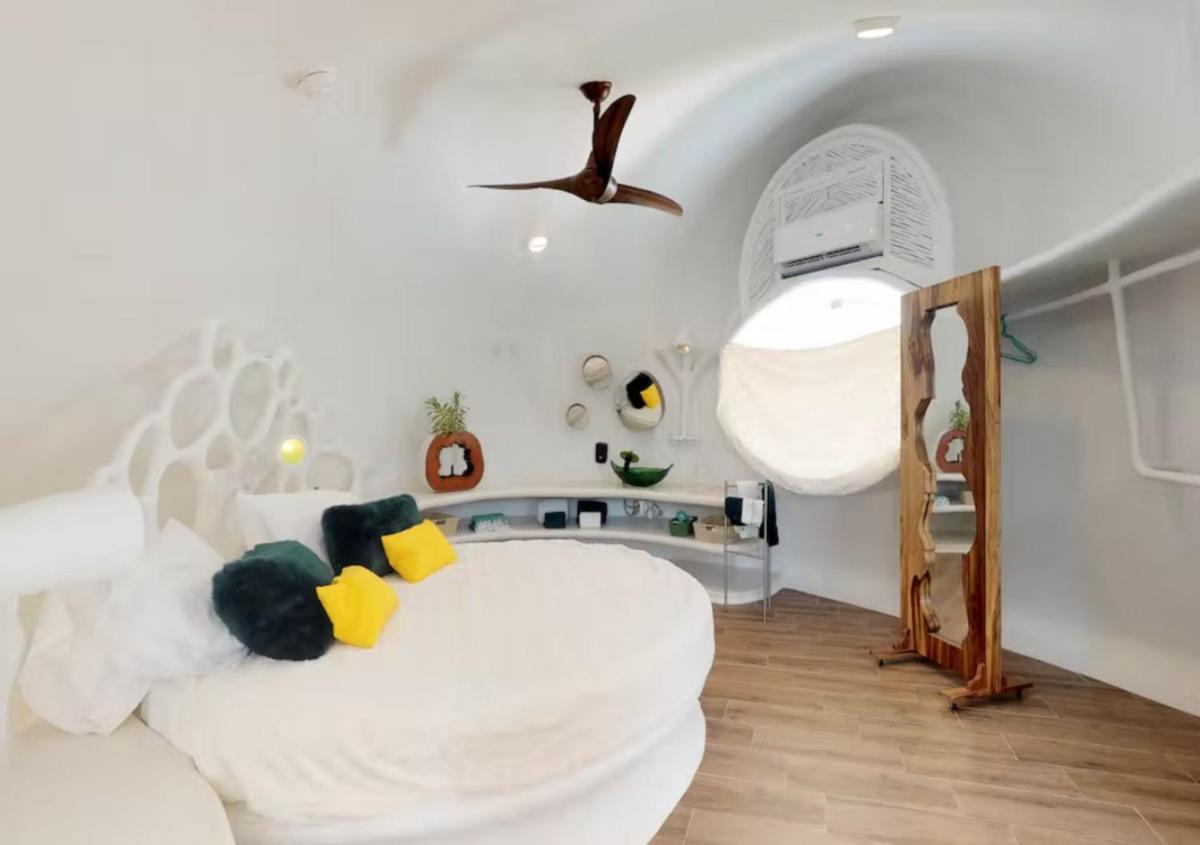 Alterhome Swan villas with swimming pool and ocean views - Housity