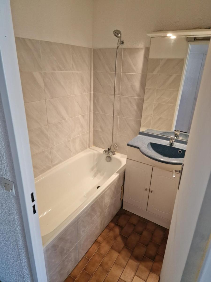 Grand Loft Moderne en plein centre, Vue port et parking - Housity