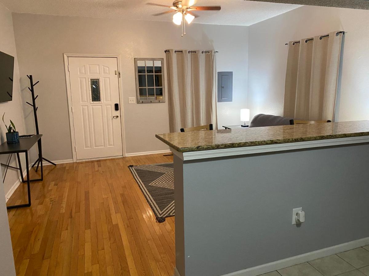 Cozy house with large free parking on premises - Housity