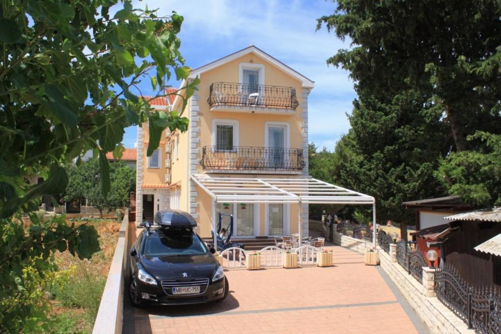 by the sea Kraj, Pasman - 3460 - Housity