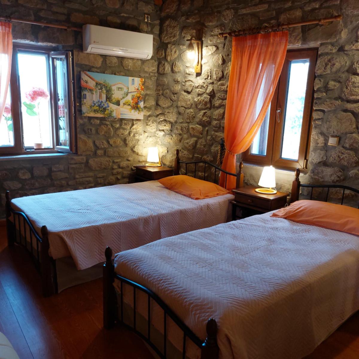 Old House Villa Moudros- Kaminia Lemnos Λήμνοs - Housity