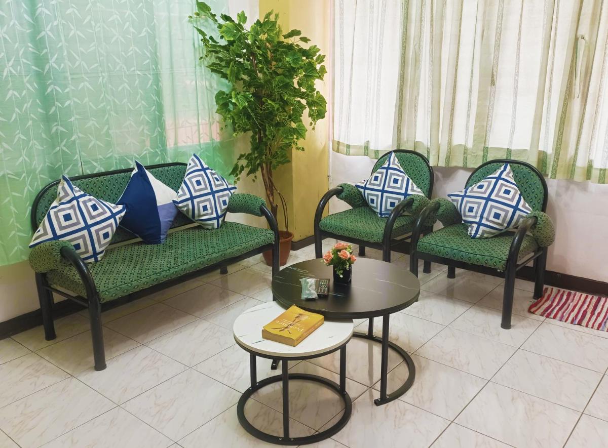 Suitetrails - Cozy 2BR APT with nook, 2-7 pax, 2km away fr town