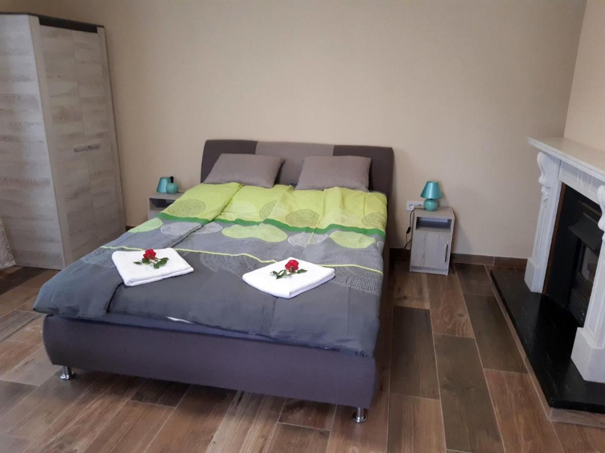 Szilvaliget Vendégház - Housity