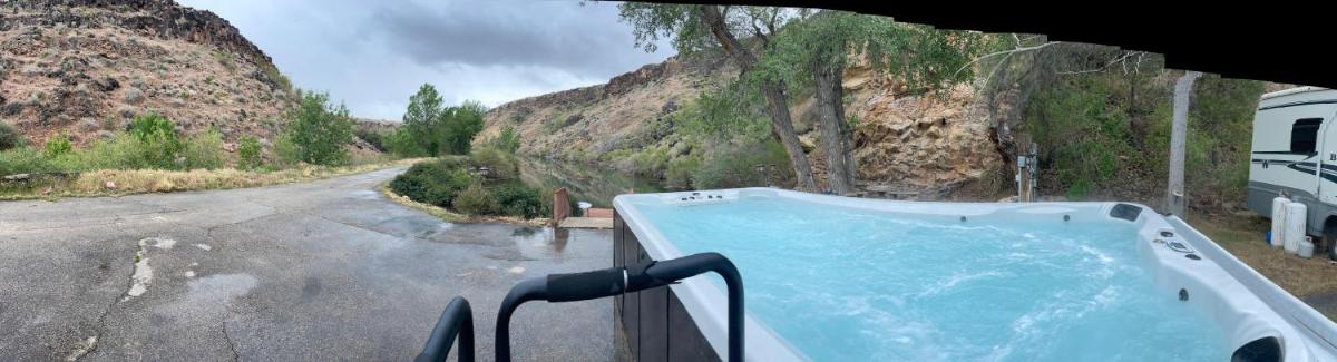 15 Person swimspa with small RV and Connections - Housity