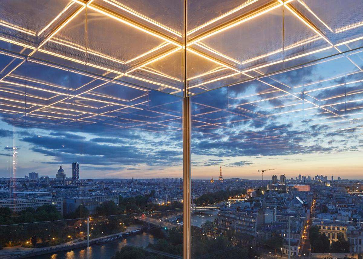 Vue générale sur Paris ou vue de la ville depuis l'hôtel