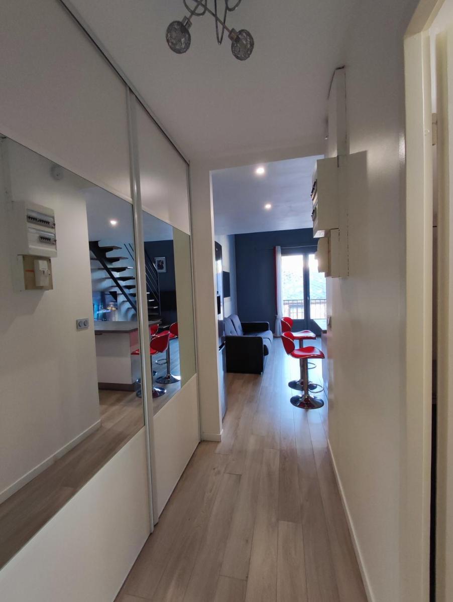 Duplex Autonome Cosy à Paris Roissy CDG - Housity