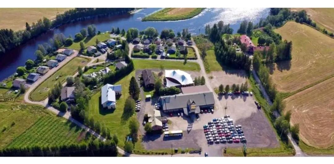 Hietman vierastalon sininen huone - Housity