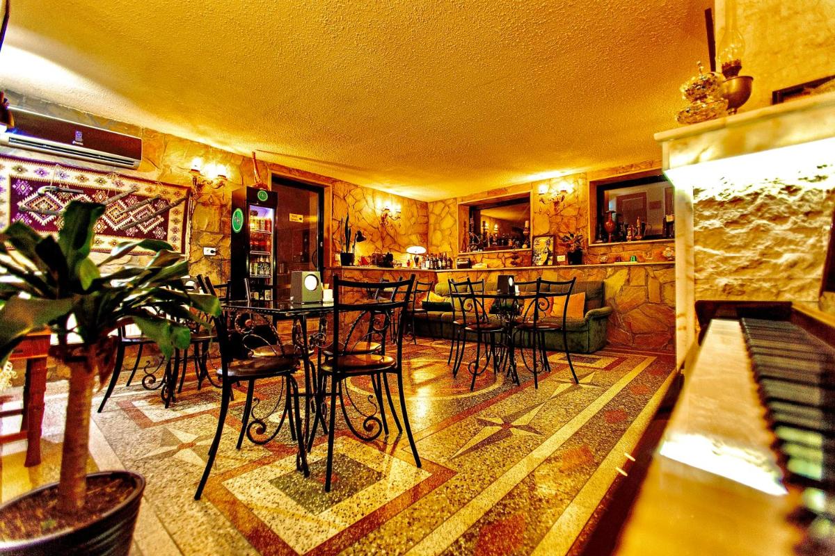 Suitetrails - Hotel History