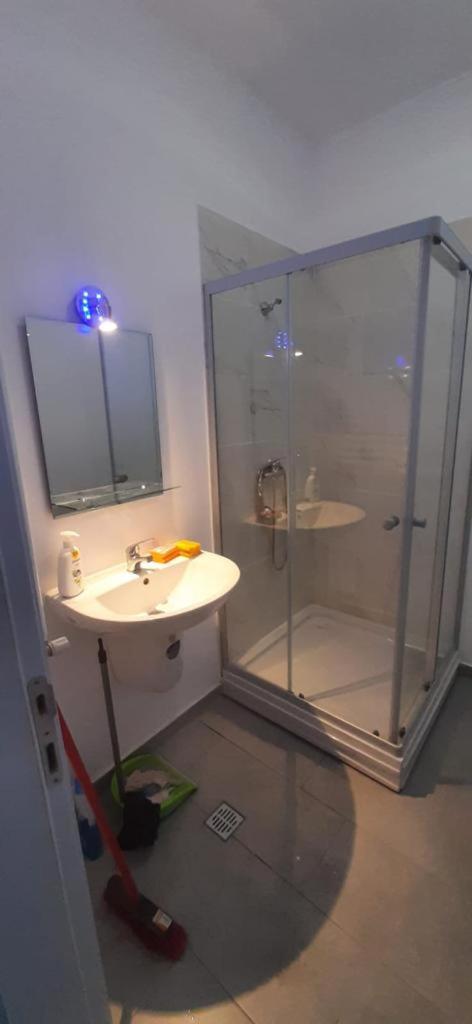Apartament de vis cu parcare privata - Housity