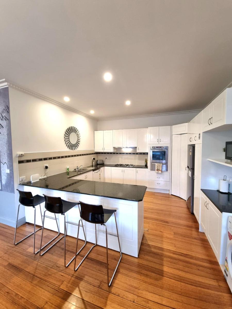 Westend House Healesville - Housity