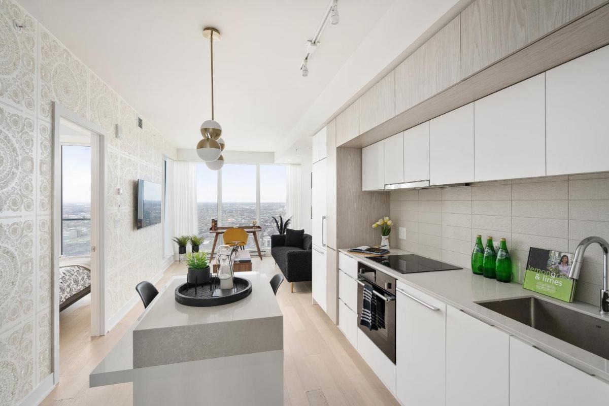 Suitetrails - Designer Estate - Downtown Montreal