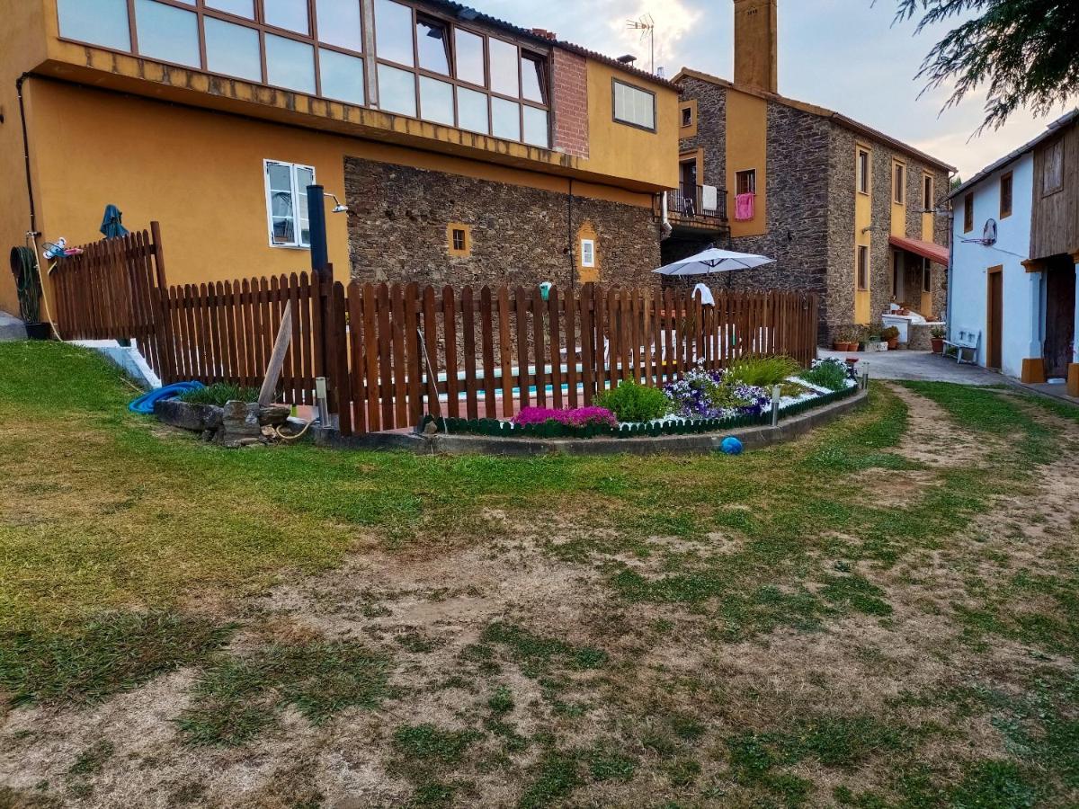 Spacious villa with pool in Empalme de Vilar 300 m² 8 guests - Housity