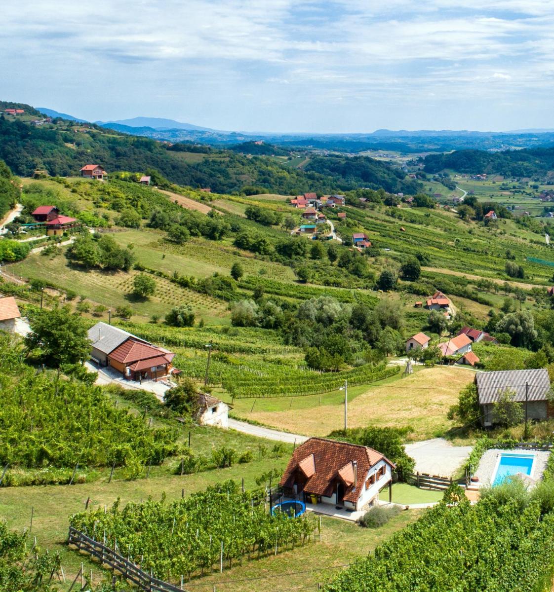 Greta Rest House - Housity