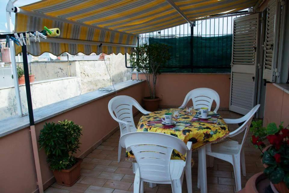 Rustica mansarda con terrazzo in centro - Hizvo