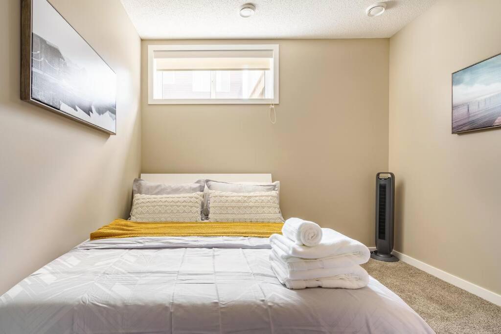 Stylish & Private 2 bedroom guest unit. - Housity