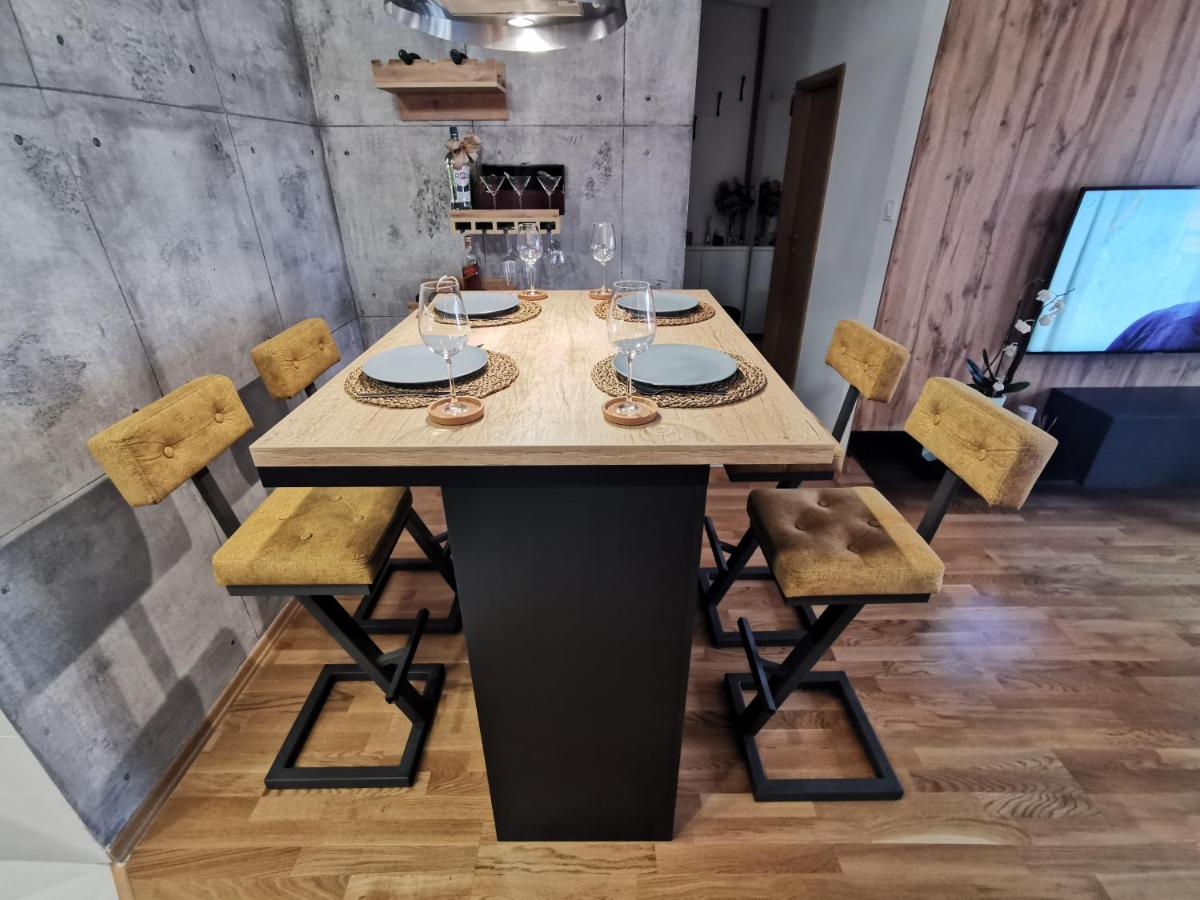 Suitetrails - Centar Luxe Apartment