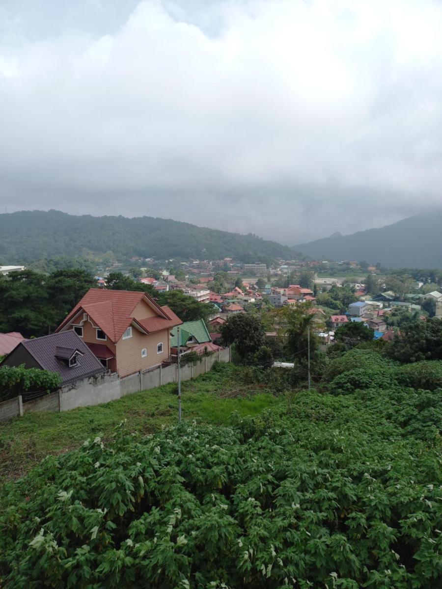Restful 3BR Hillside Duplex House - Housity