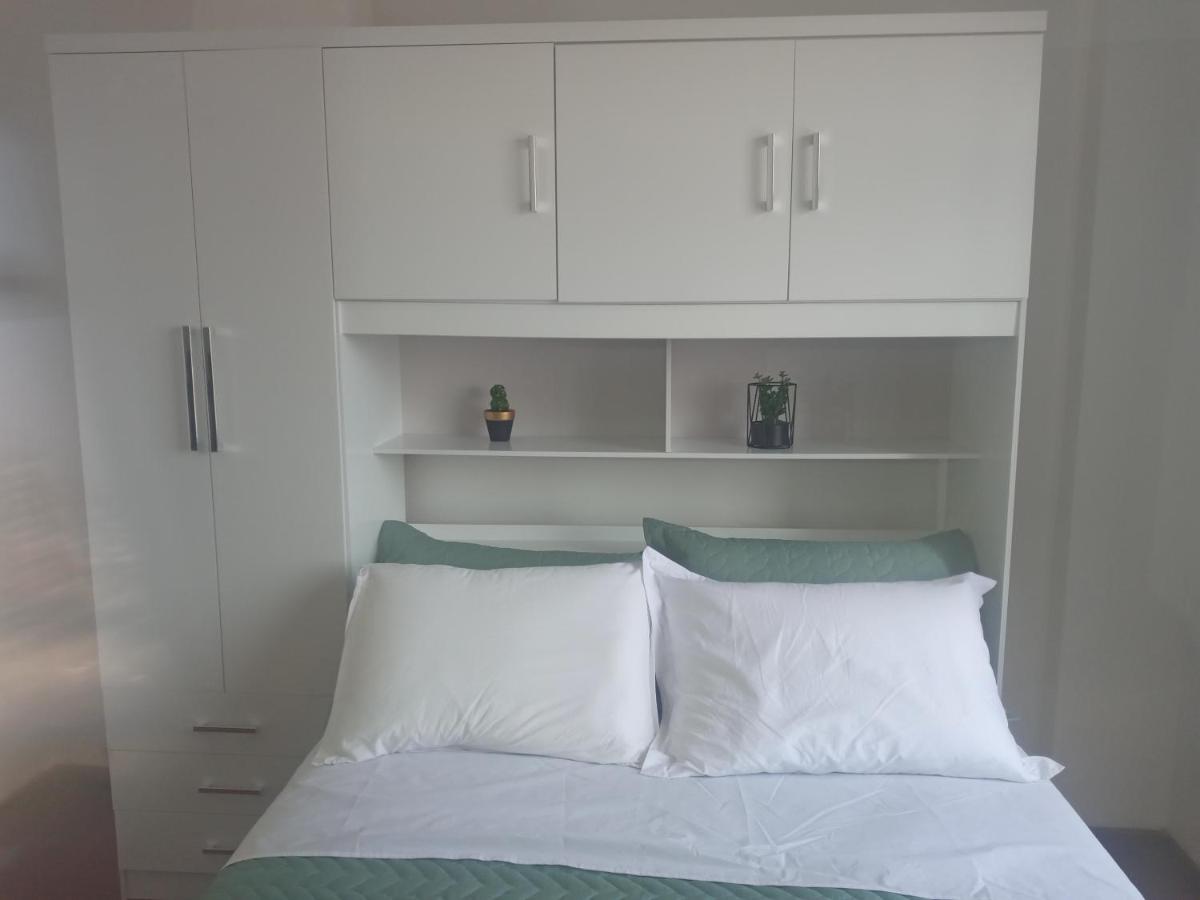 Apartamento funcional e confortável em Curitiba - Housity