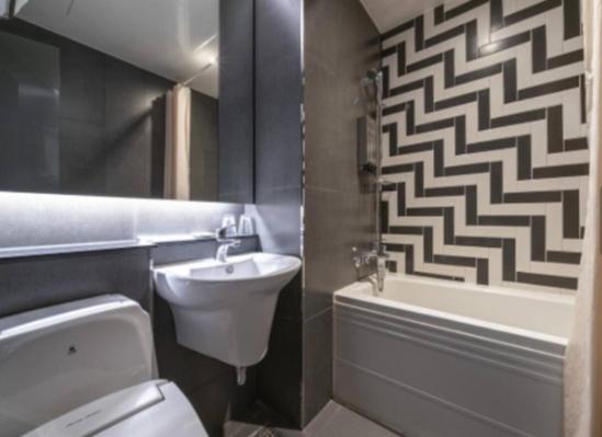 Suitetrails - Grand Palace Hotel