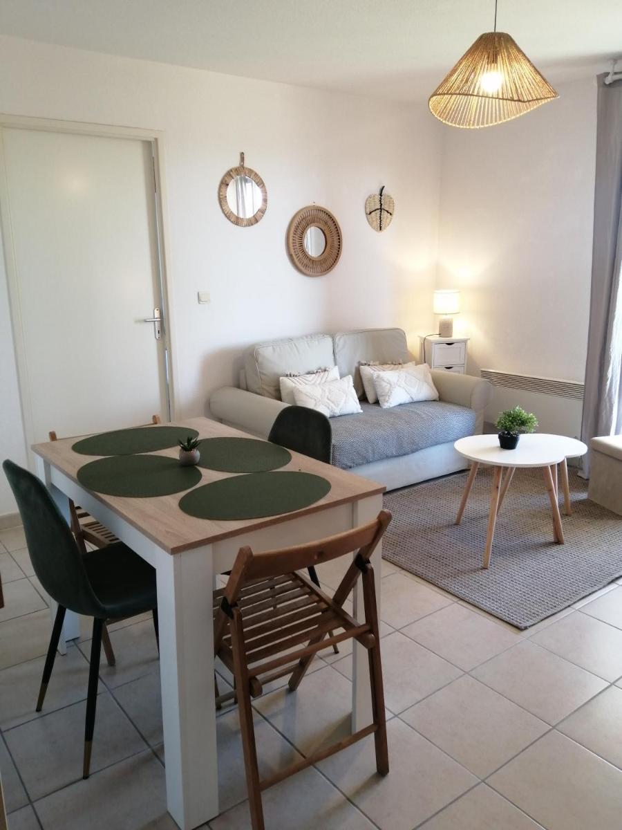 Le cocon de Marie,piscine, balcon, parking gratuit, baignoire - Housity