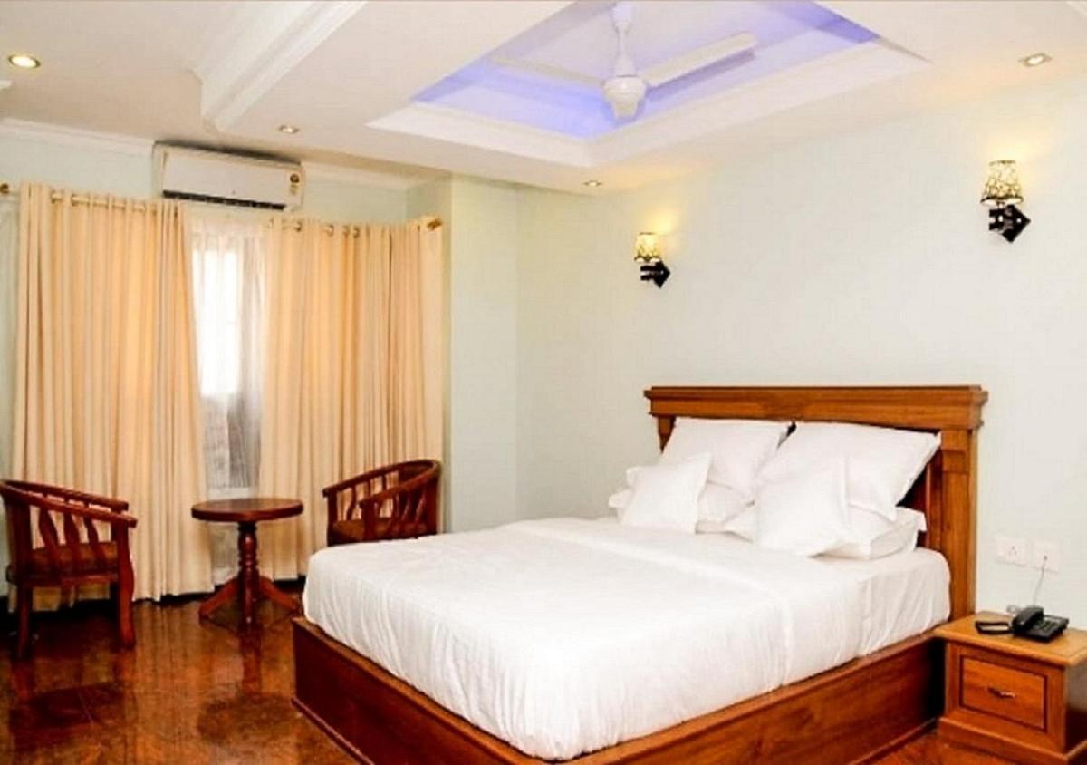 Sea Breeze Beach Inn - Housity
