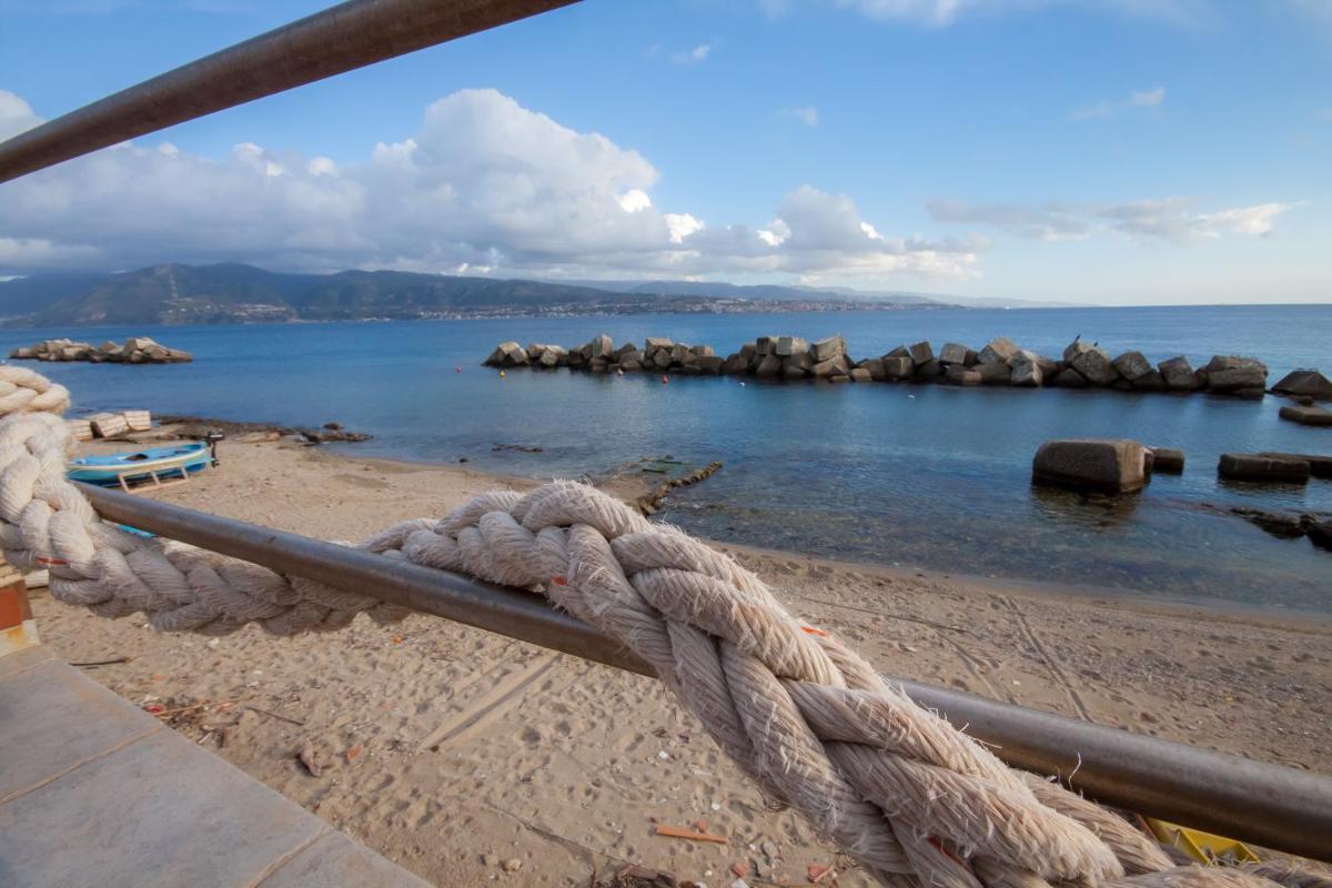 Limoni Sul Mare - Housity