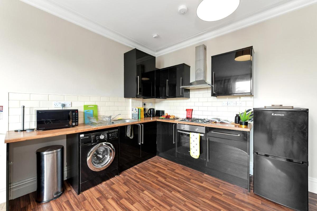 Derby City Centre, Bright, Spacious, and Airy Apartments - 112 Duffield Road - Housity
