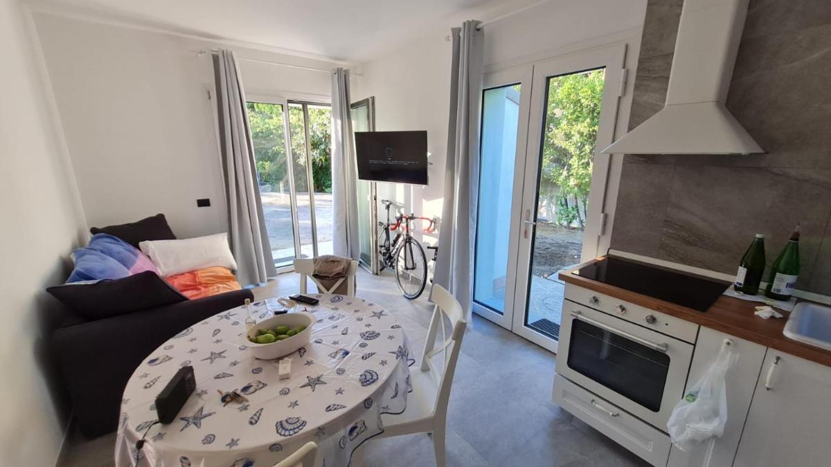 I LAGHEE casette BREVA e TIVANO Stylish Winter Cottage Cozy Home with Private Garden - Hizvo