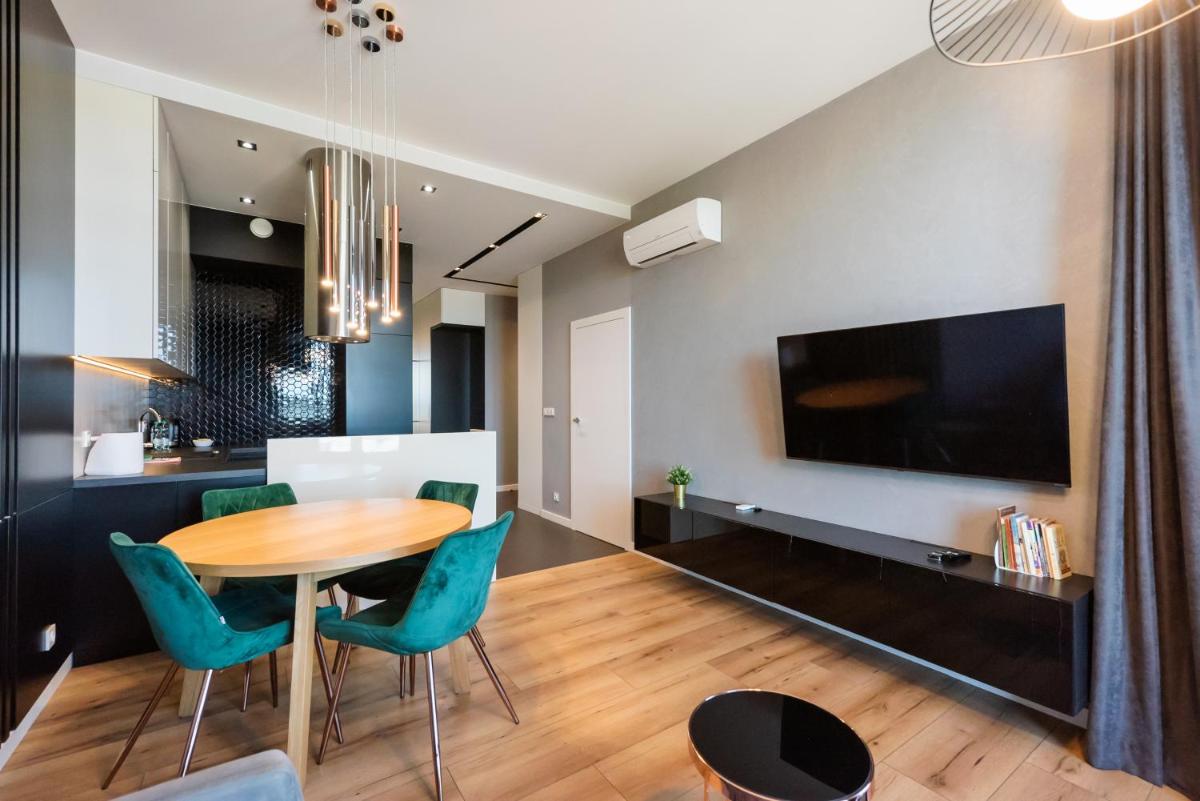Praga 23rd Floor High-Class Apartment - Housity