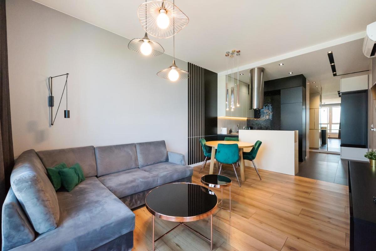 Praga 23rd Floor High-Class Apartment - Housity