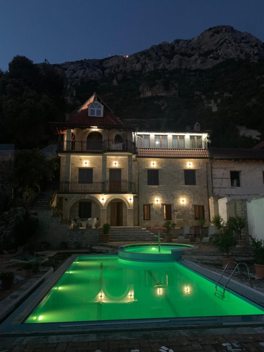 Villa Celaj “The Castle” - Housity