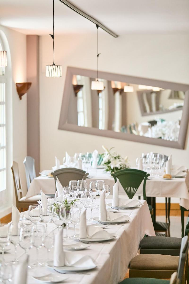 Un restaurante o sitio para comer en Hotel Silken Villa de Laguardia