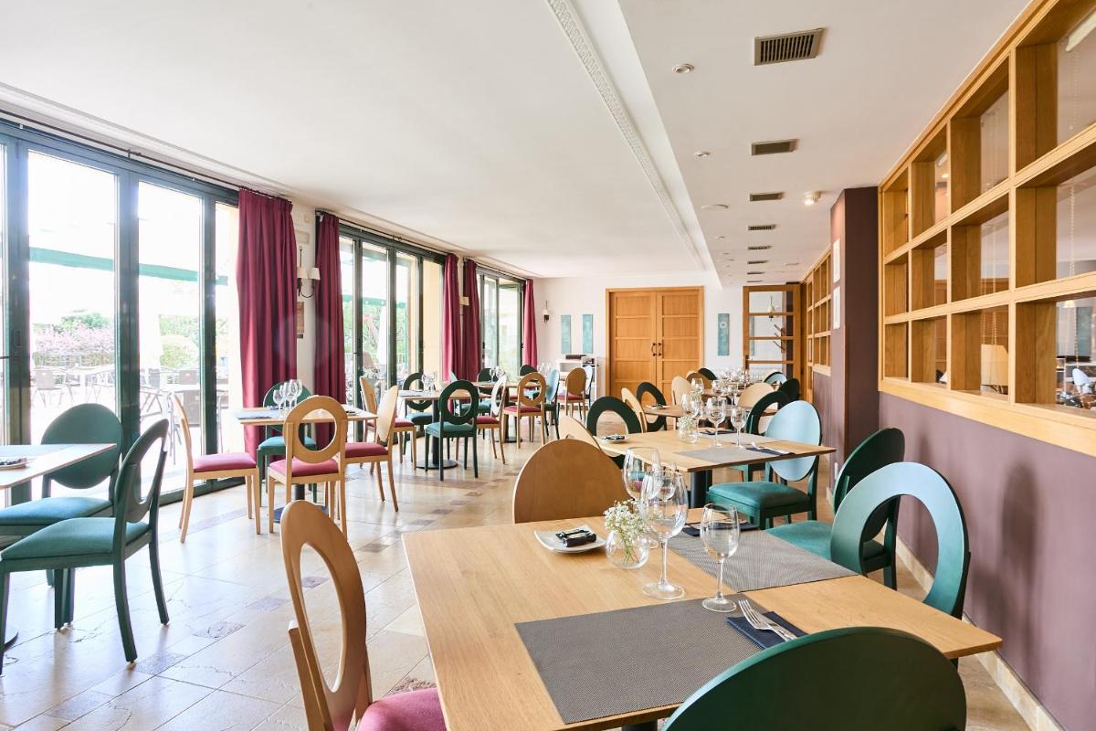Un restaurante o sitio para comer en Hotel Silken Villa de Laguardia