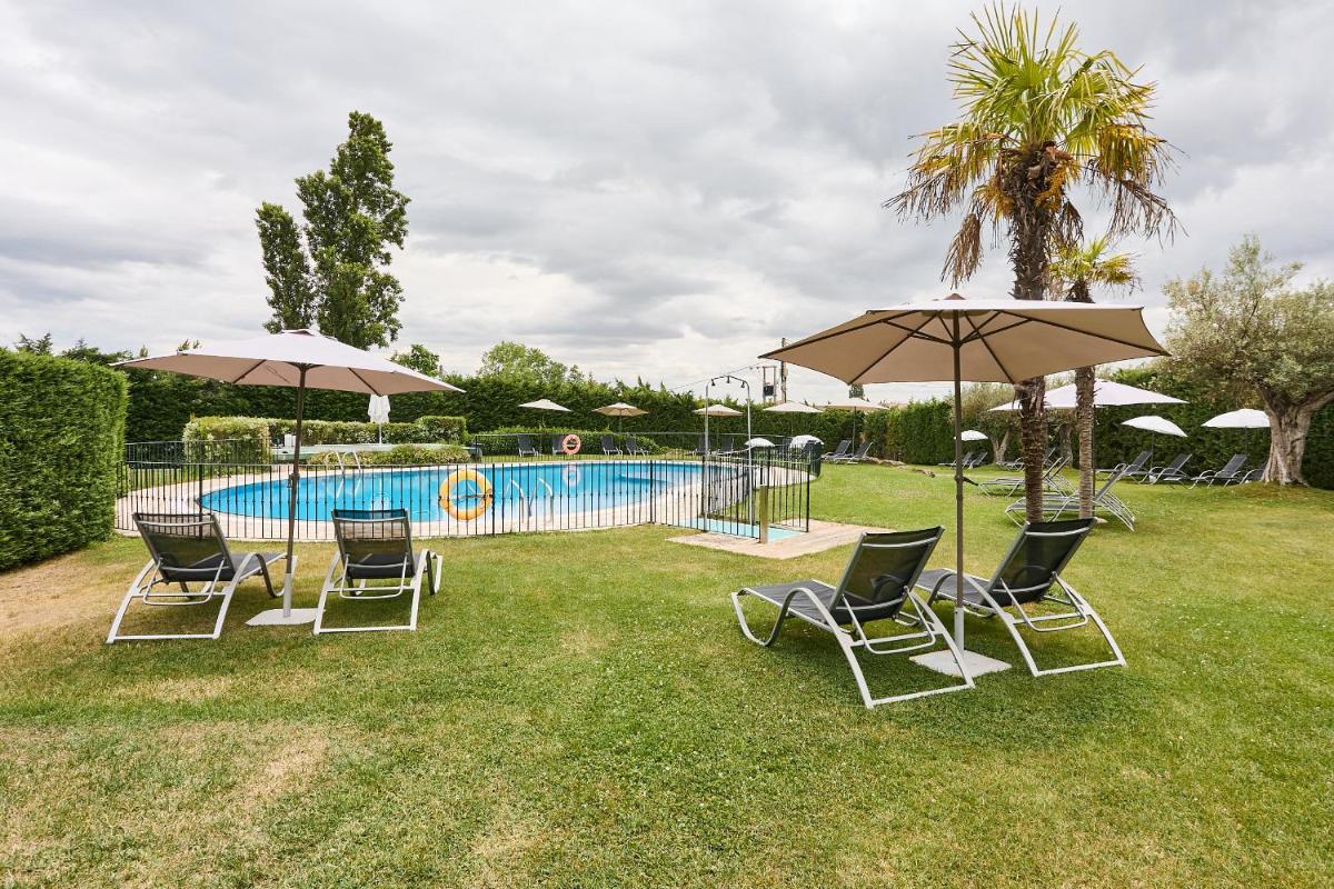 Piscina en o cerca de Hotel Silken Villa de Laguardia