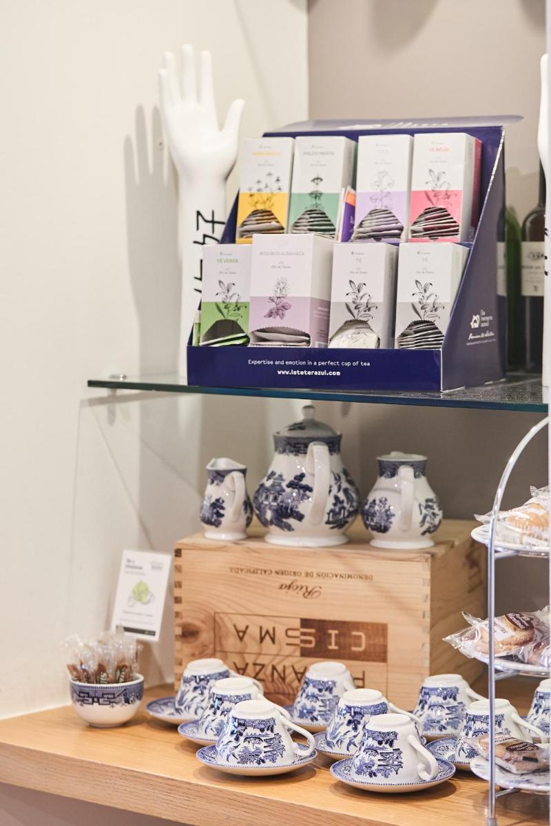 Utensilios para hacer té y café en Hotel Silken Villa de Laguardia