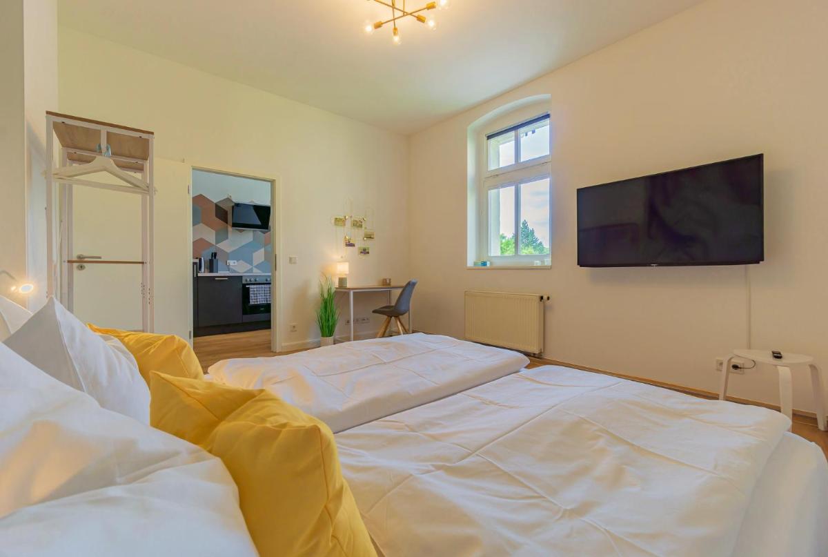 modernes Apartment - zentral, ruhig, Wlan, Netflix, Küche, Schreibtisch, Parkplatz, Waschtrockner - Housity