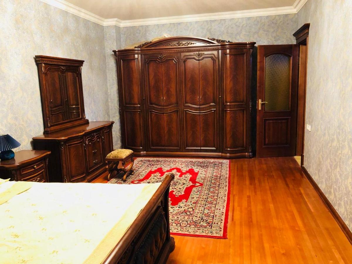 Suitetrails - Apartment Registan