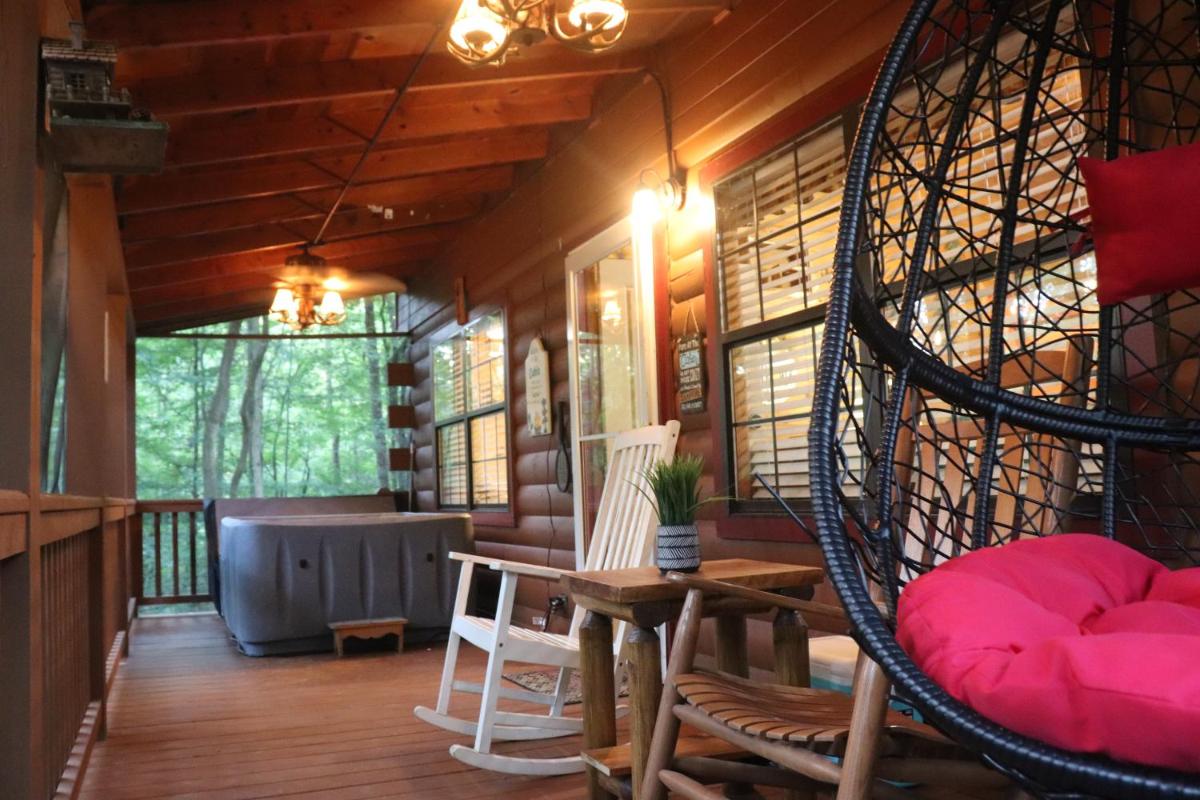 Cute Log Cabin for family retreat in Blue Ridge - Housity