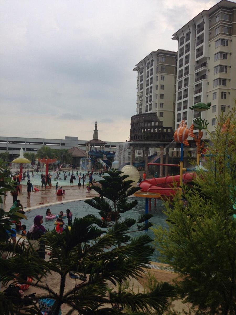 Apartments & FREE access to Waterpark at B Lagoon Melaka - Housity