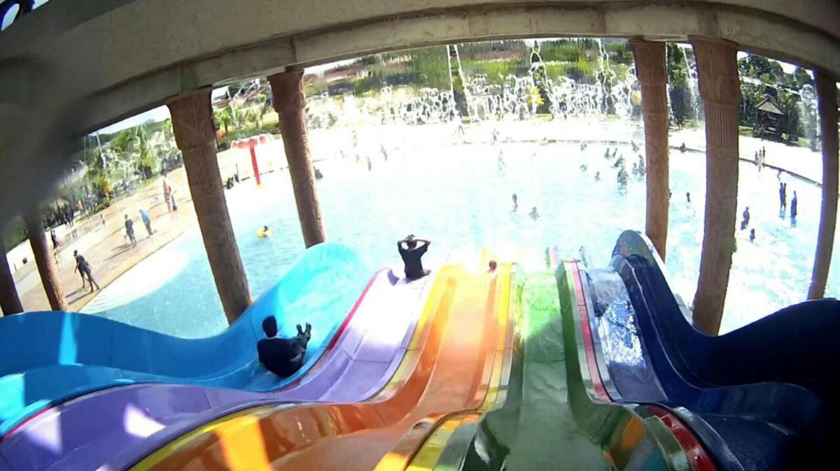 Apartments & FREE access to Waterpark at B Lagoon Melaka - Housity