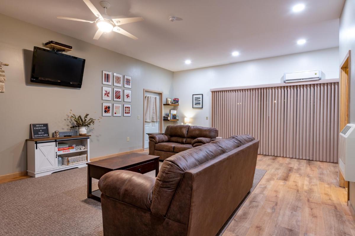 The West Wing - Housity
