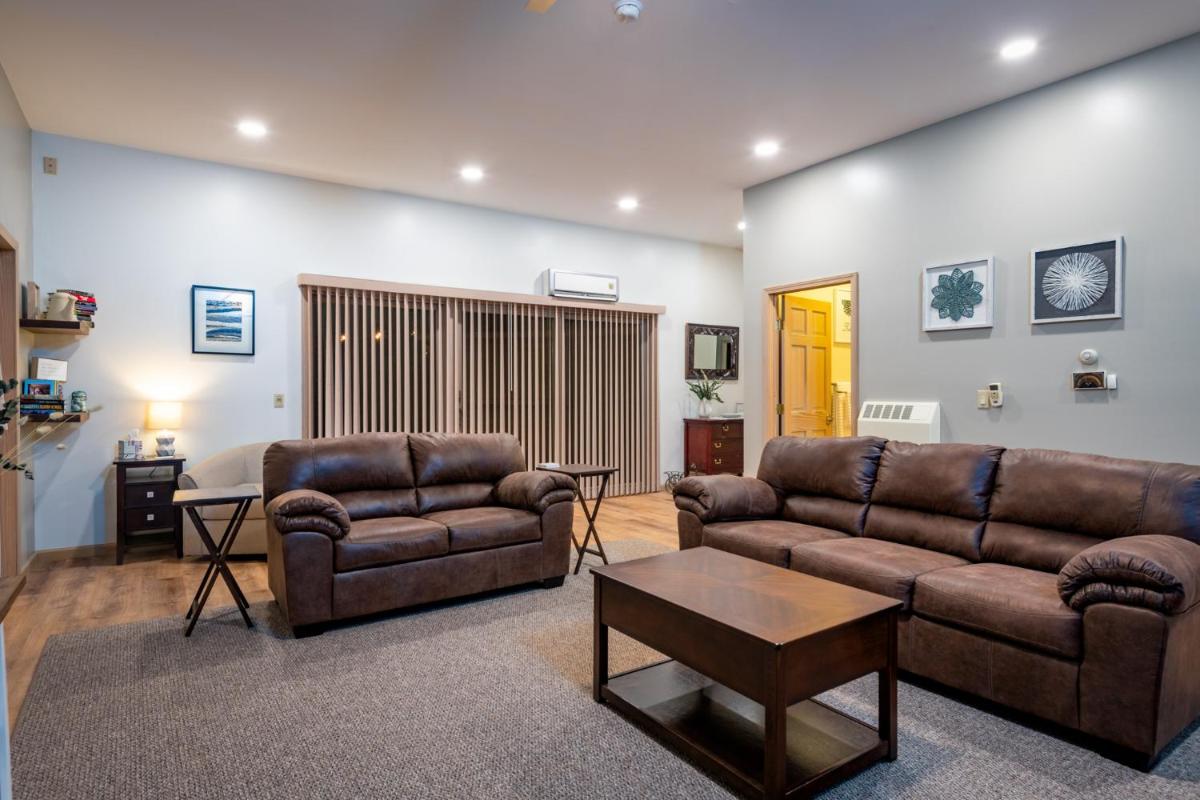 The West Wing - Housity