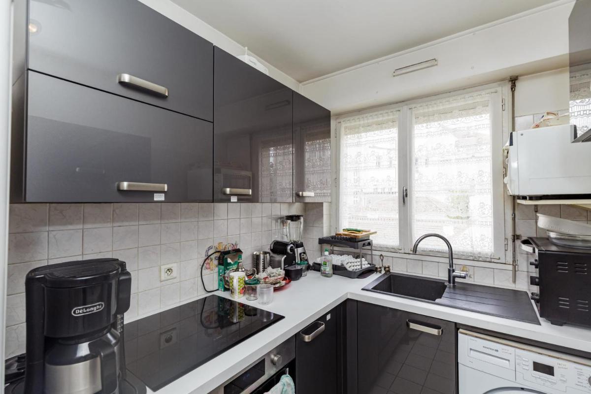 Spacious T3 With View In The Heart Of The City! - Housity