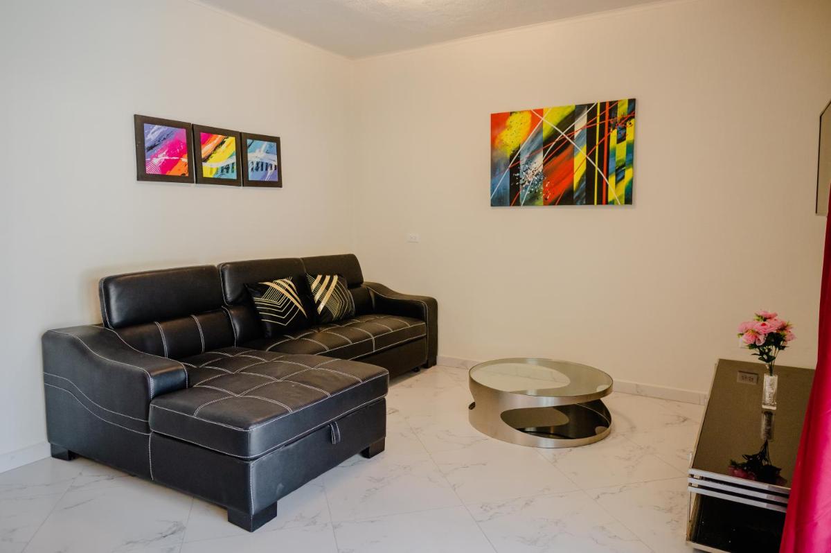 Brand new 2-bedroom apartment 2 km from Eagle beach - Housity