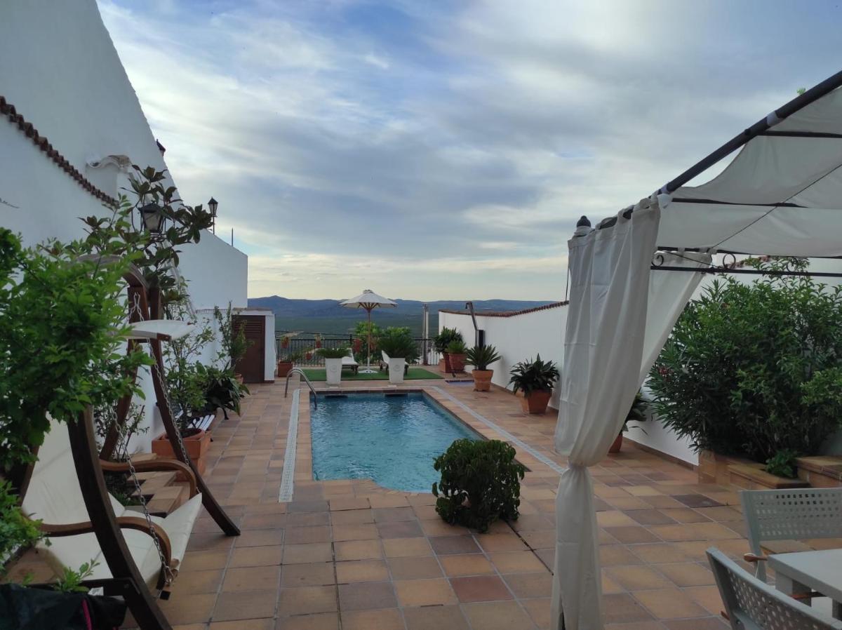 Encantadora casa con piscina privada y vistas panorámicas - Housity