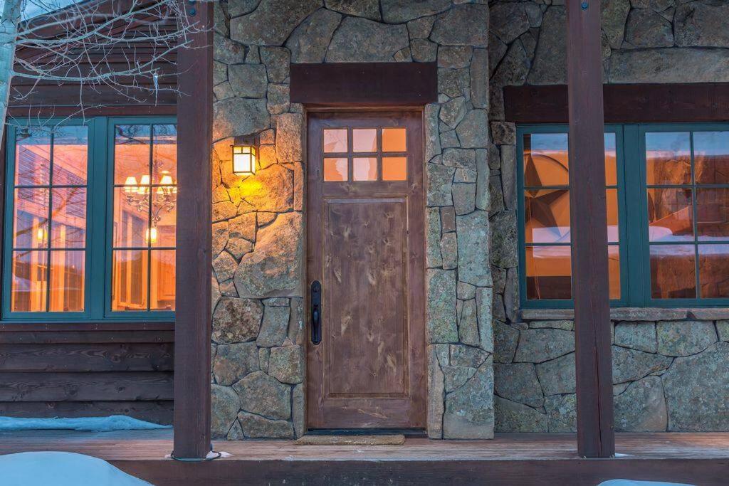Cabin in the Heart of Town - Big Sky - Housity