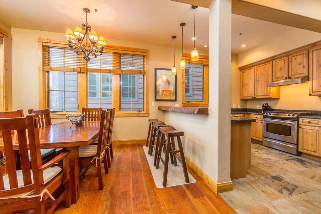 Cabin in the Heart of Town - Big Sky - Housity